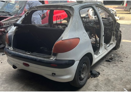 Peugeot 206 çıkma arka tampon